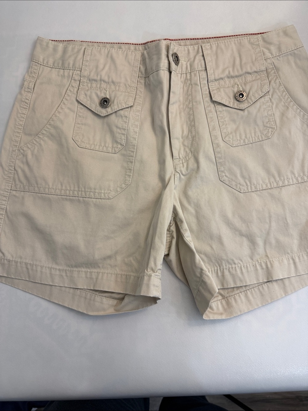 Women’s Casual Tommy Hilfiger Beige Shorts size 6.
